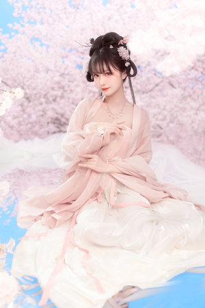 女人奶头摸着好还是伸进去好
