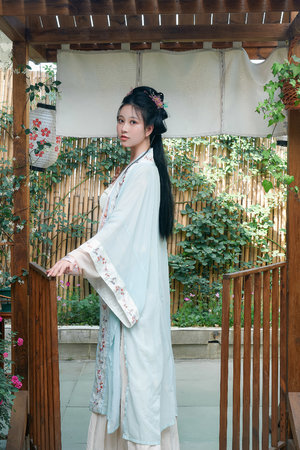上海少妇与黑人3p