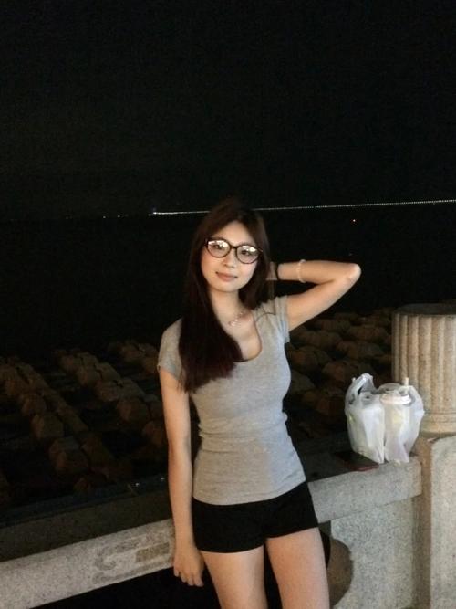少妇老师～婬荡呻吟声